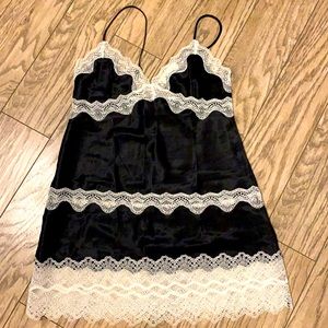 NWT Victoria secret chemise